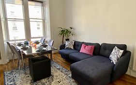 Traveller Award Winner 2024 - Edinburgh Apartment With 3 Beds
